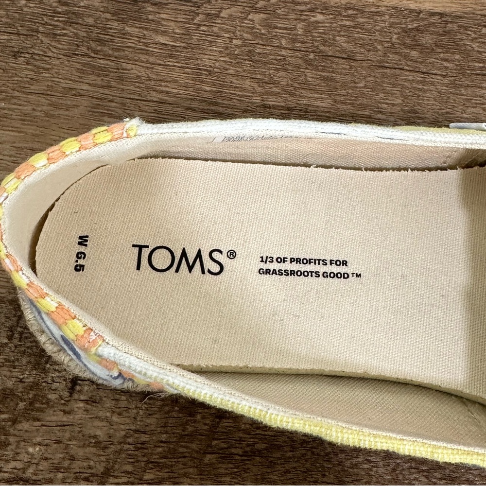Toms Blue and Yellow Espadrilles with Chevron Pattern Boho - Picture 8 of 12